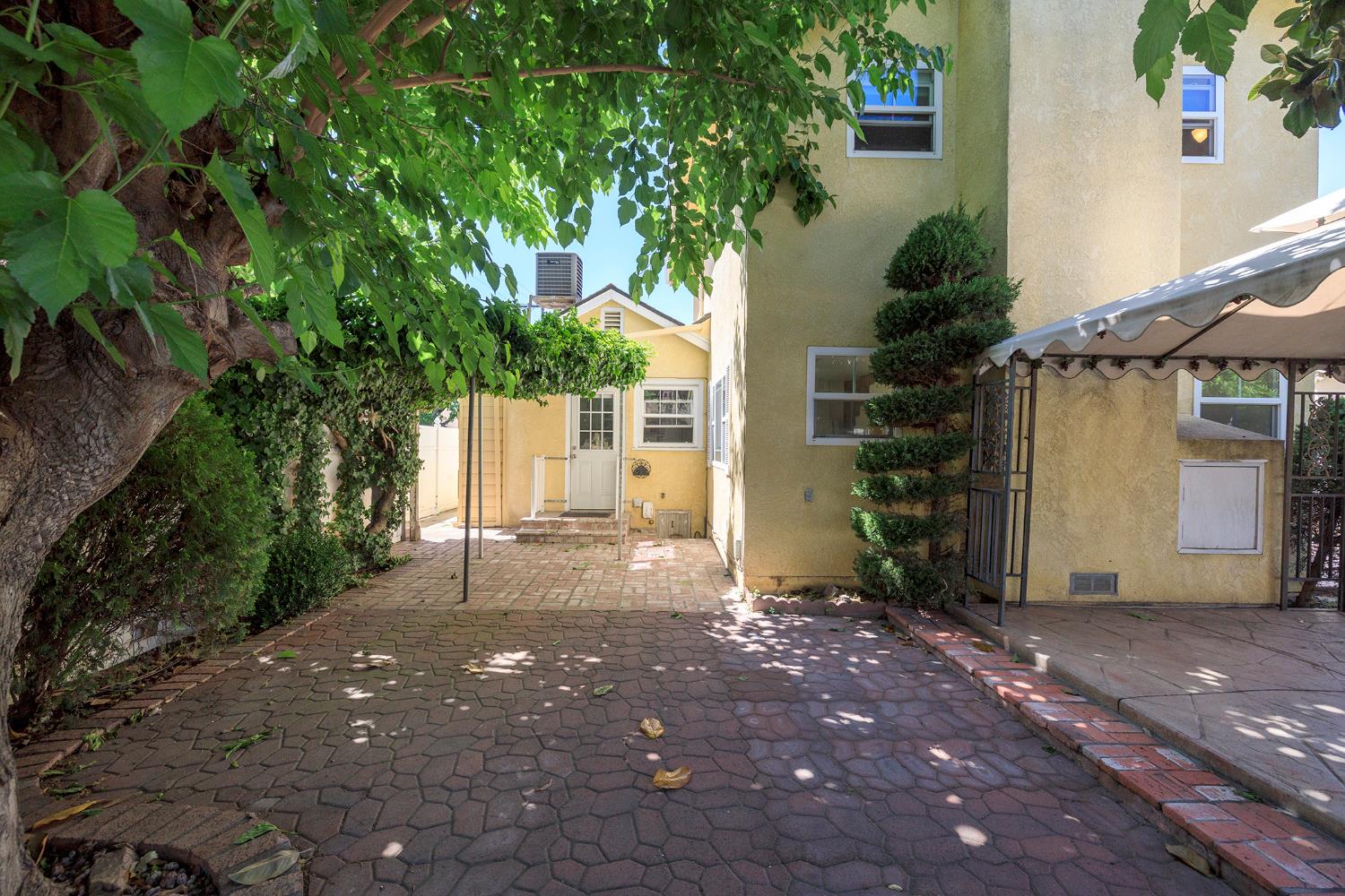 225 Fresno Ave, Modesto, CA 95351