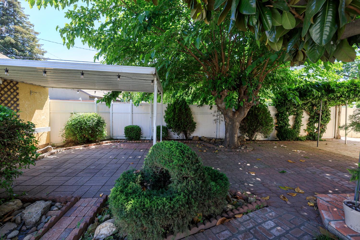 225 Fresno Ave, Modesto, CA 95351