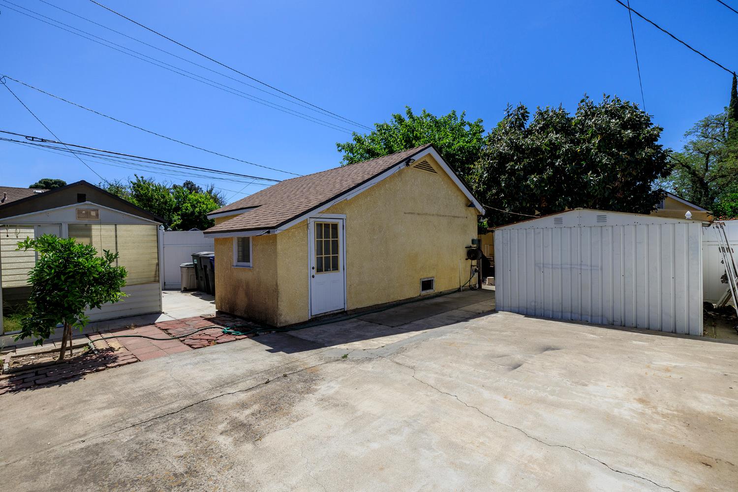 225 Fresno Ave, Modesto, CA 95351