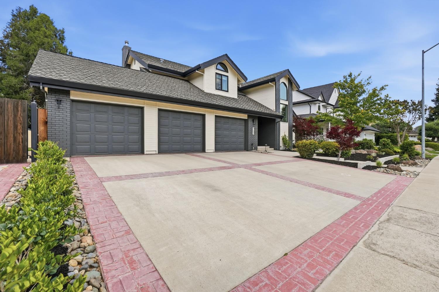 909 Opal Ln, Ripon, CA 95366