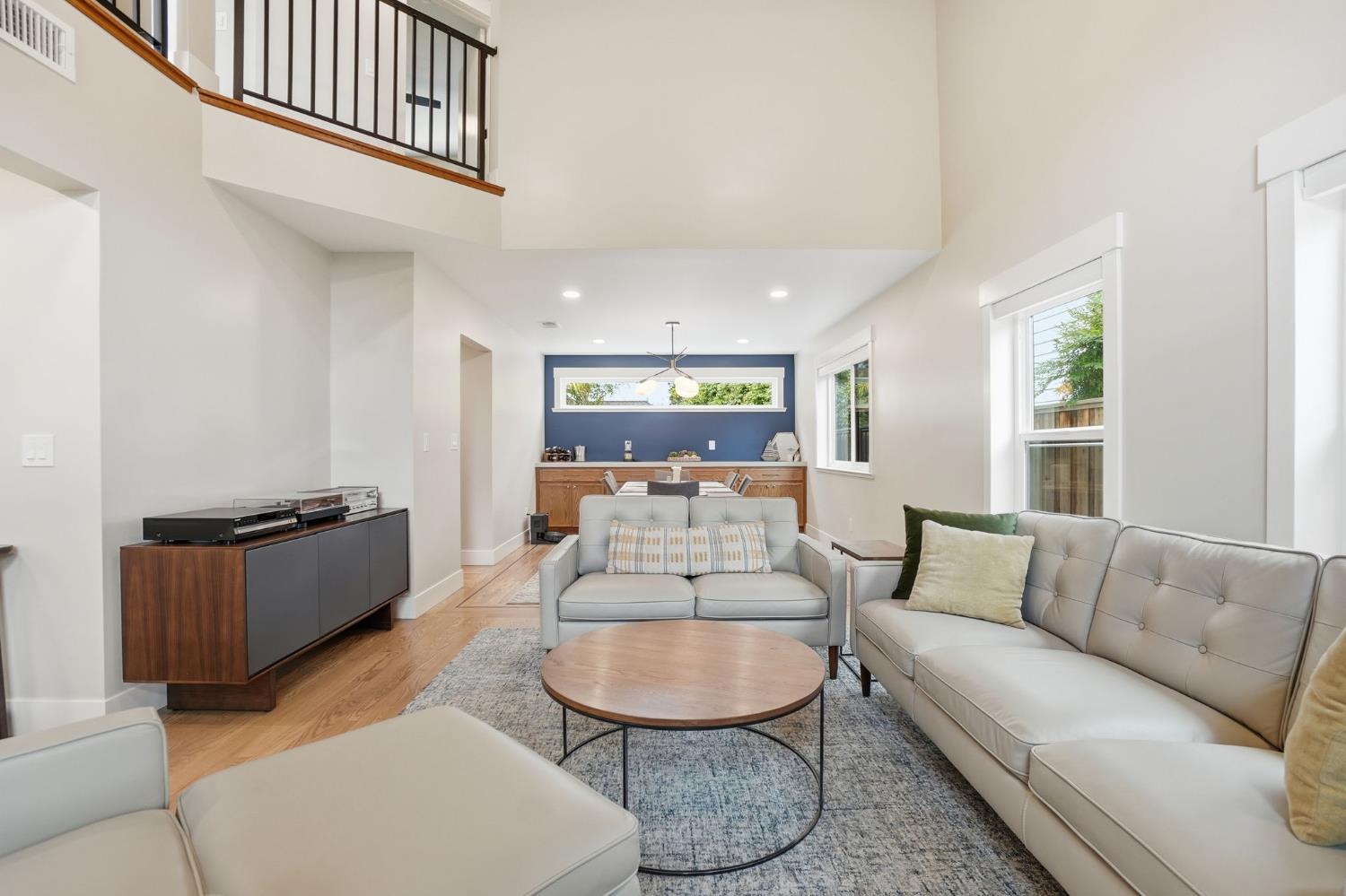 909 Opal Ln, Ripon, CA 95366