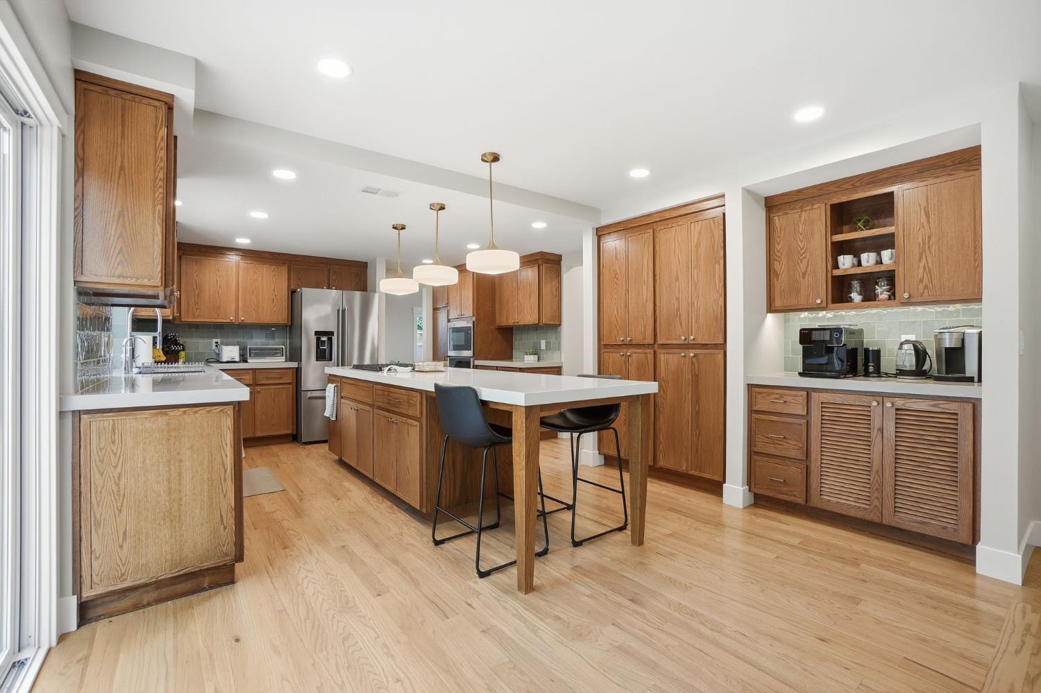 909 Opal Ln, Ripon, CA 95366