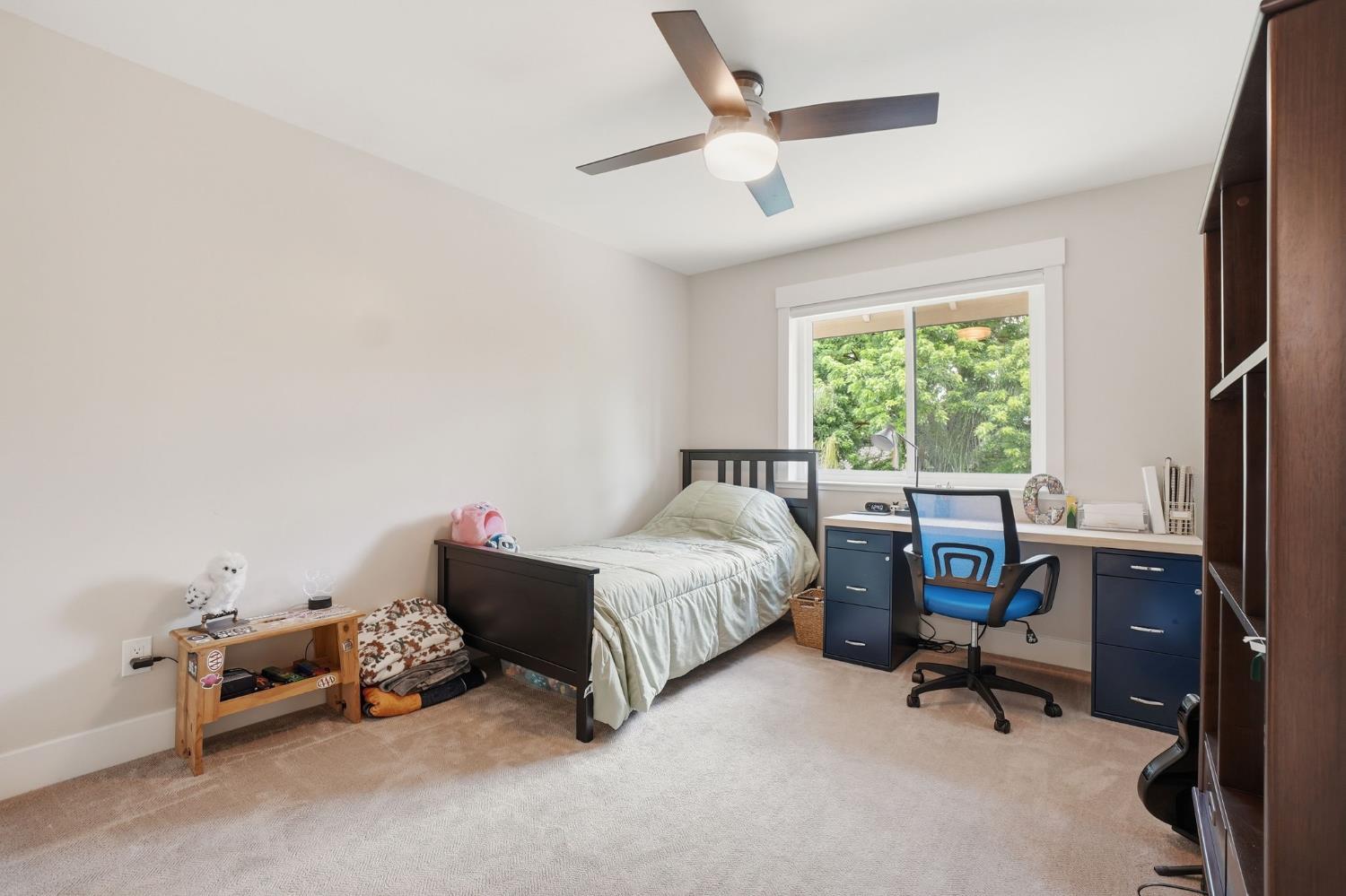909 Opal Ln, Ripon, CA 95366