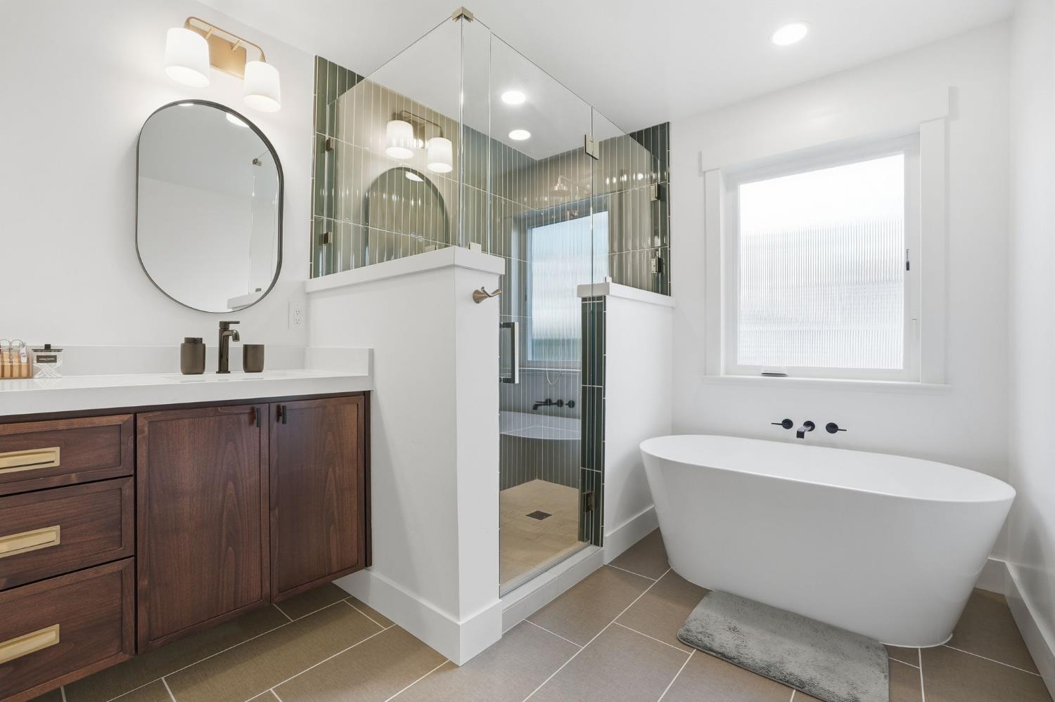 909 Opal Ln, Ripon, CA 95366