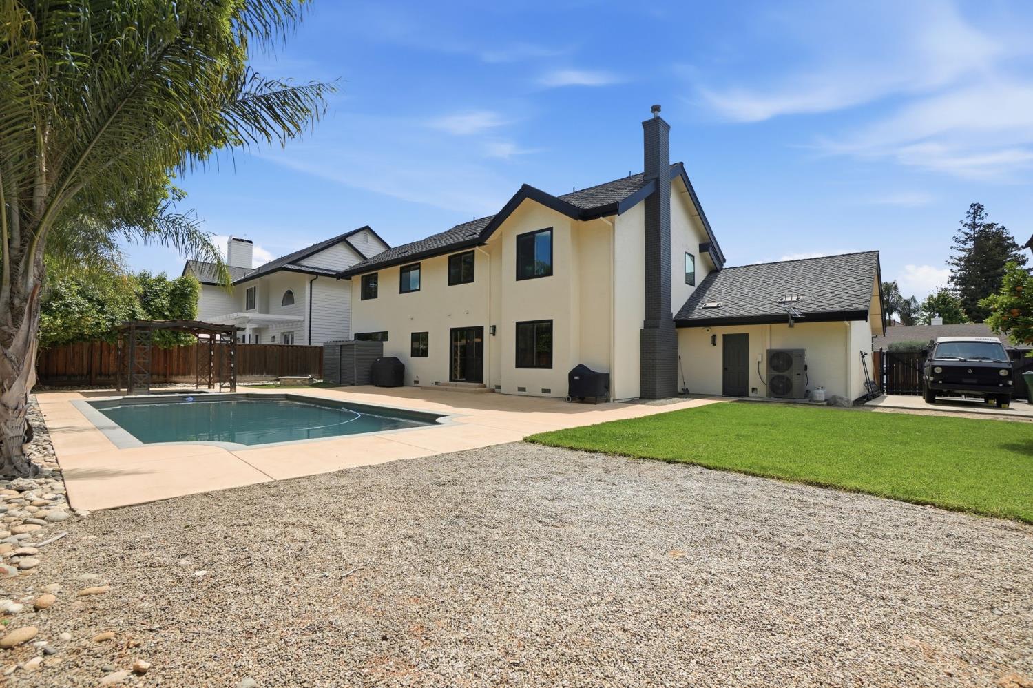 909 Opal Ln, Ripon, CA 95366