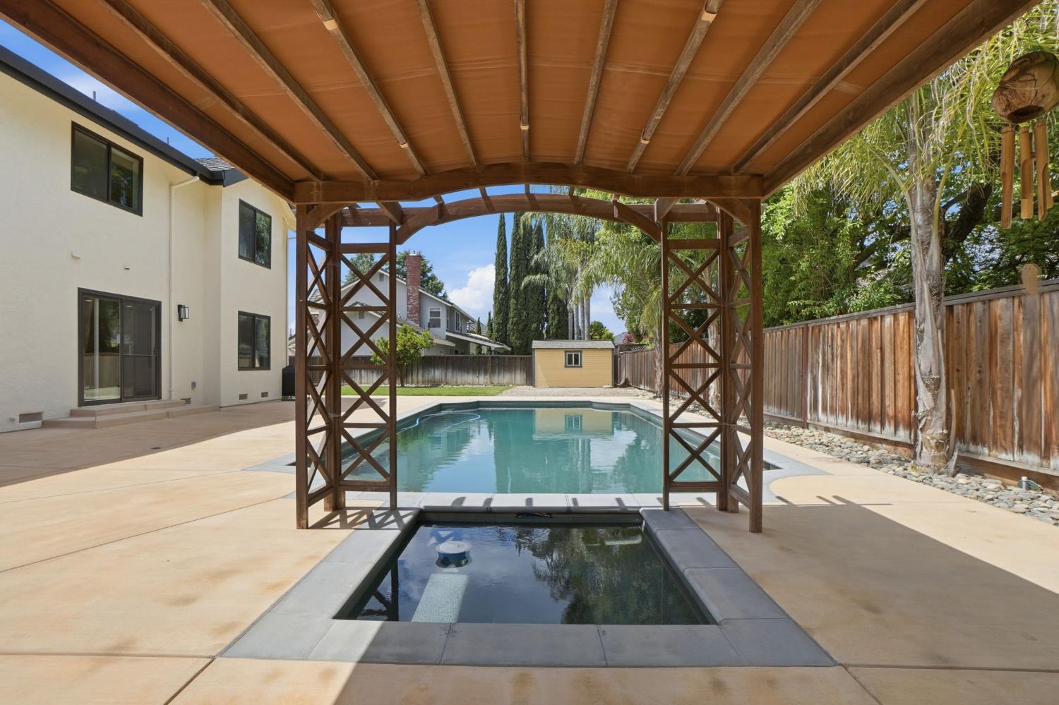909 Opal Ln, Ripon, CA 95366
