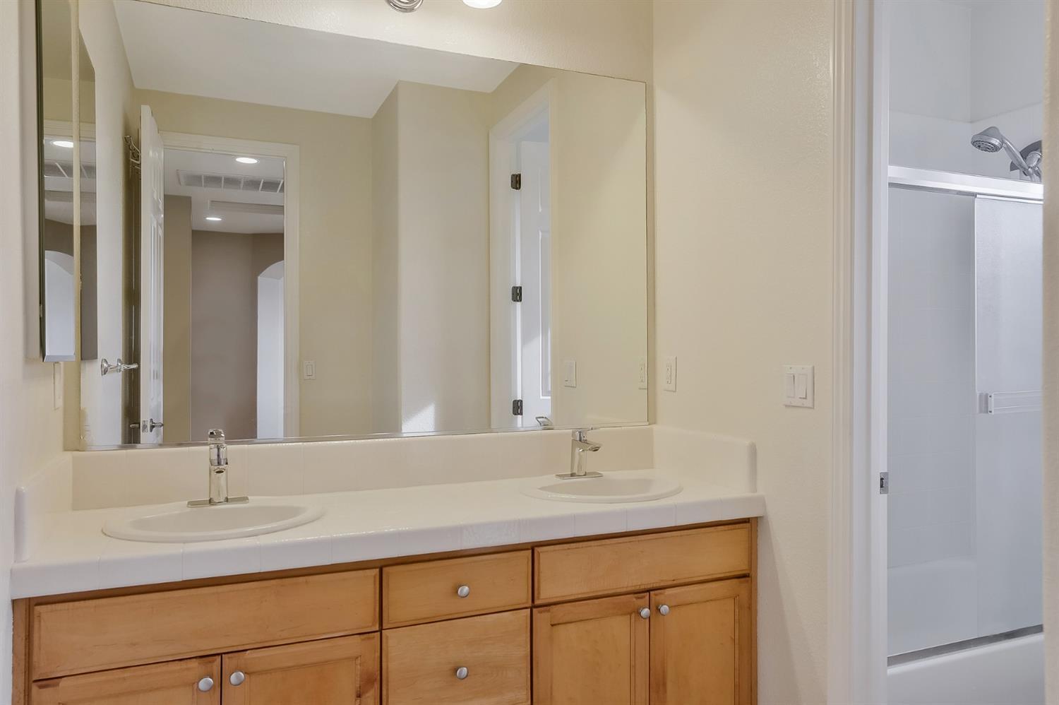 379 John Kamps Way, Ripon, CA 95366