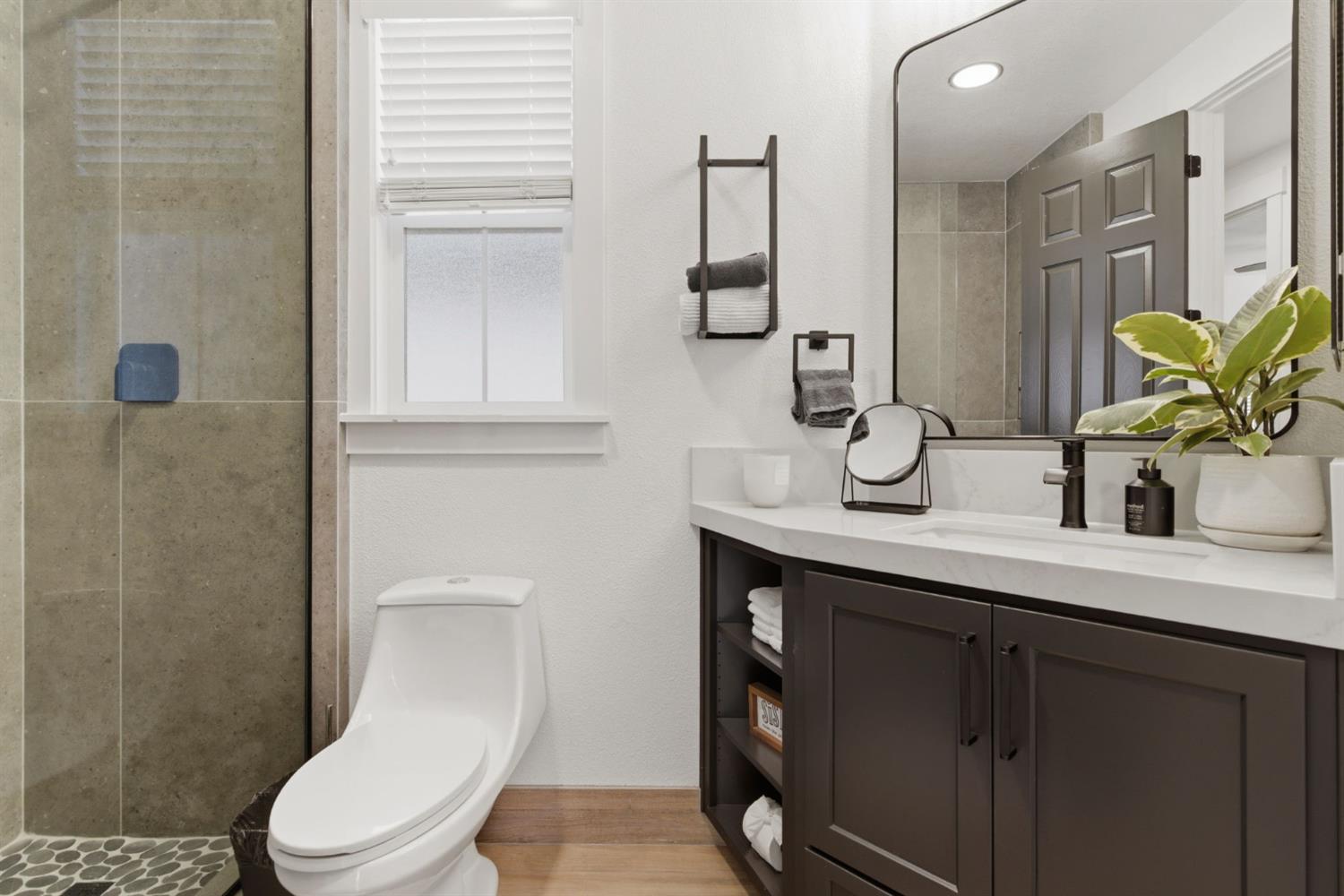 133 W Shasta, Ripon, CA 95366