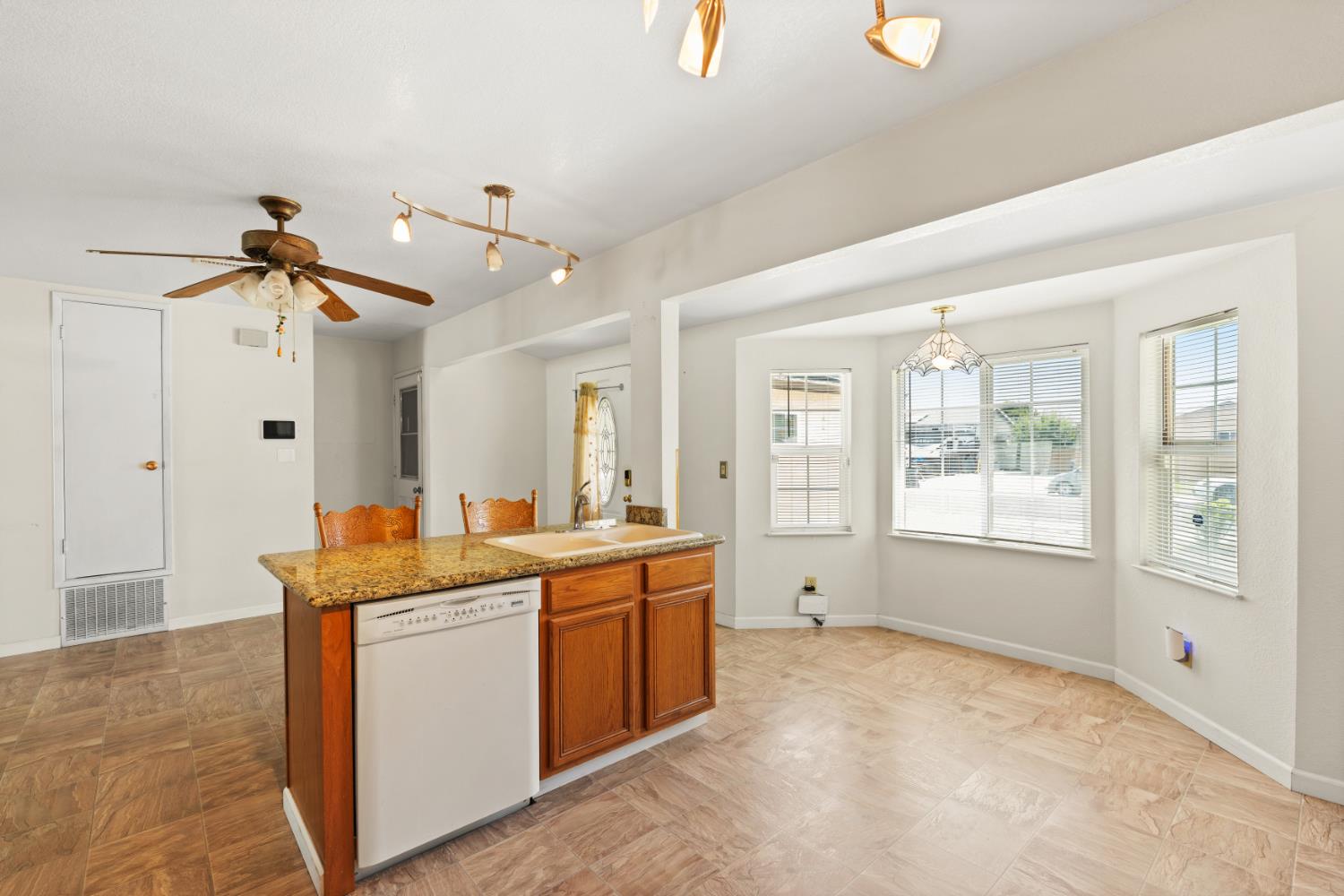 313 Marty Dr, Manteca, CA 95336