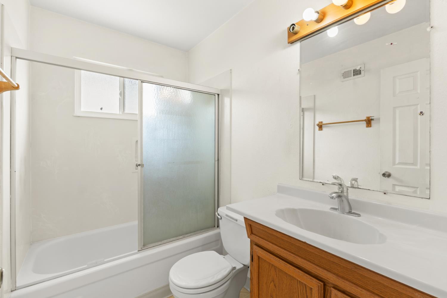 313 Marty Dr, Manteca, CA 95336