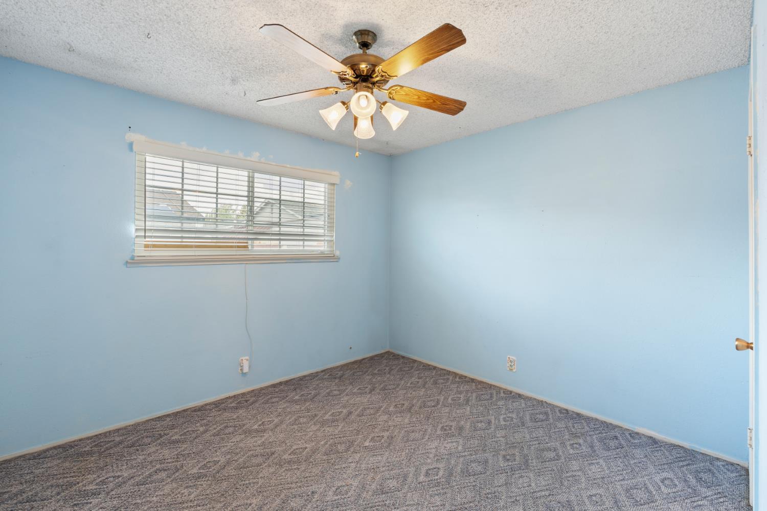 313 Marty Dr, Manteca, CA 95336