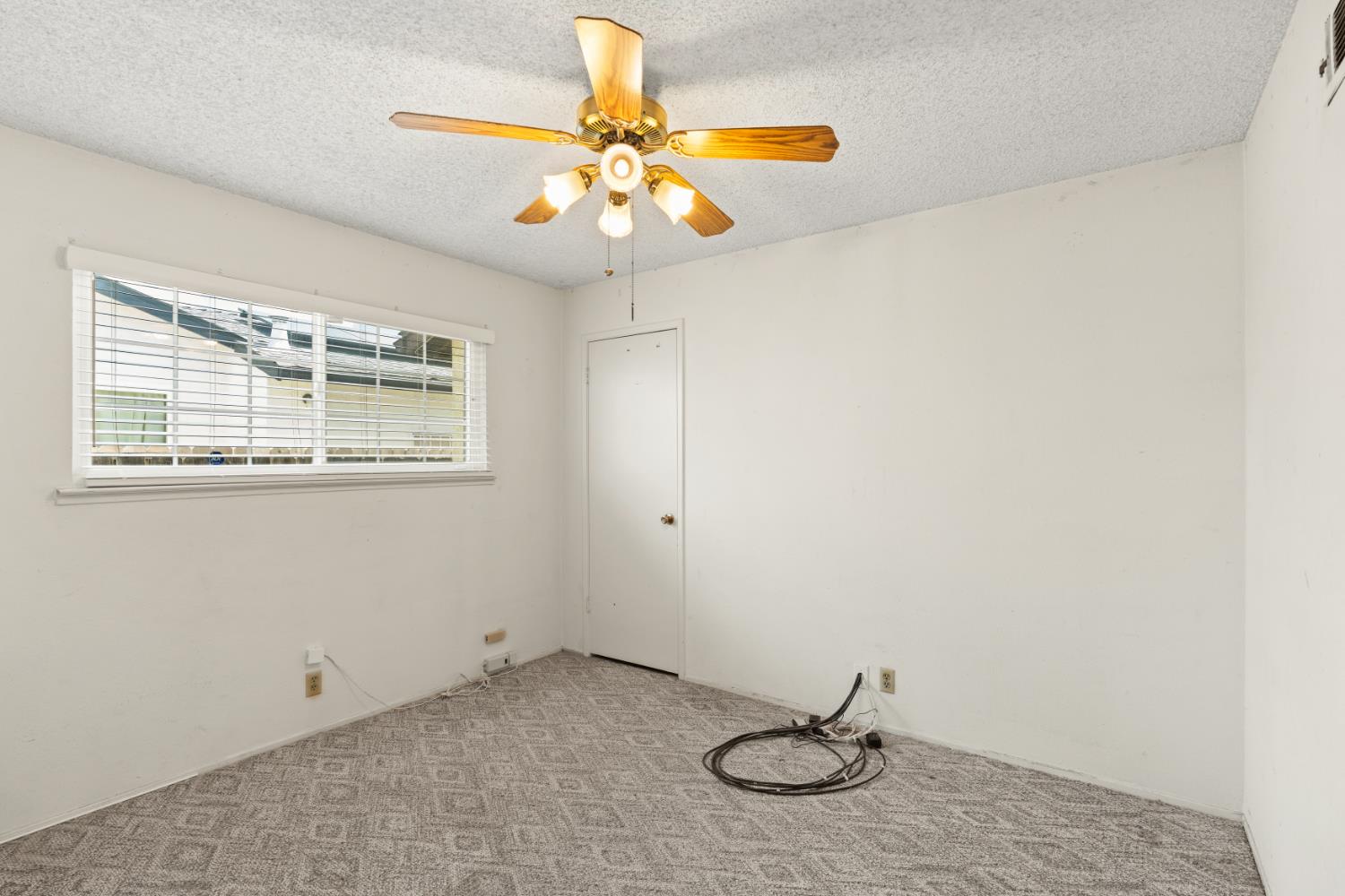 313 Marty Dr, Manteca, CA 95336