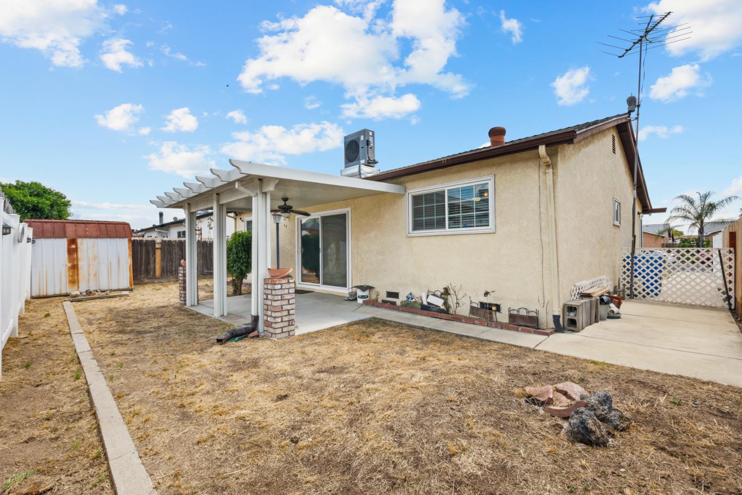 313 Marty Dr, Manteca, CA 95336