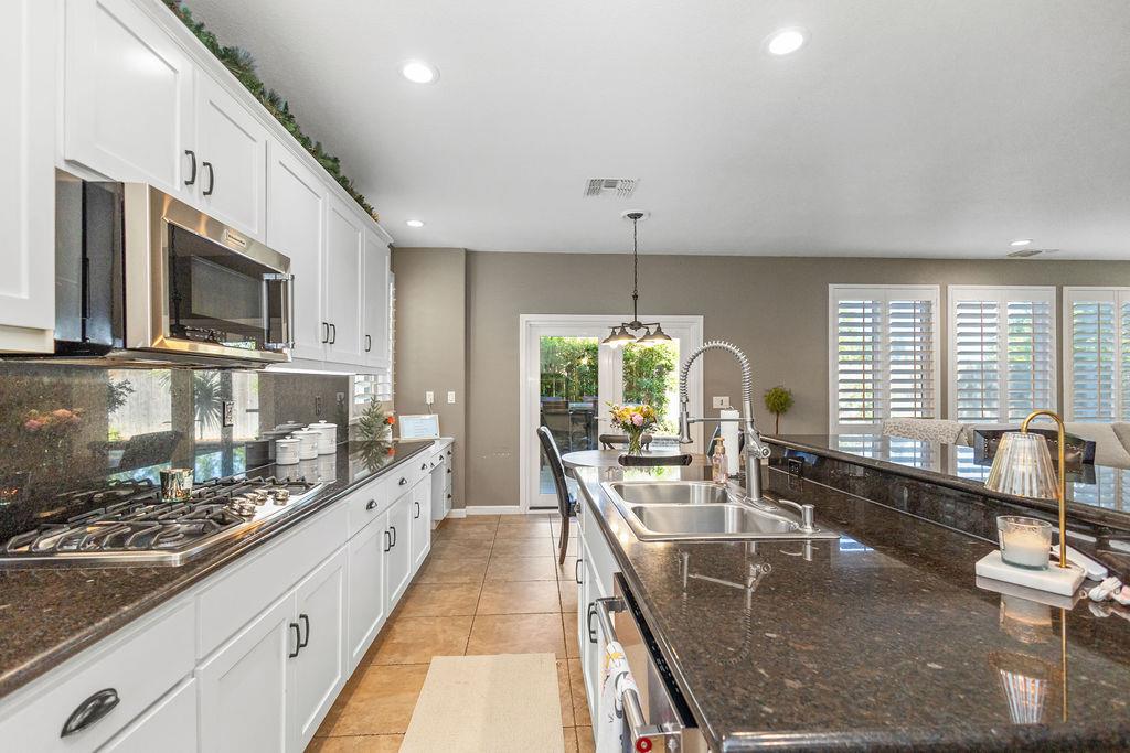 3364 Silverwood St, Escalon, CA 95320