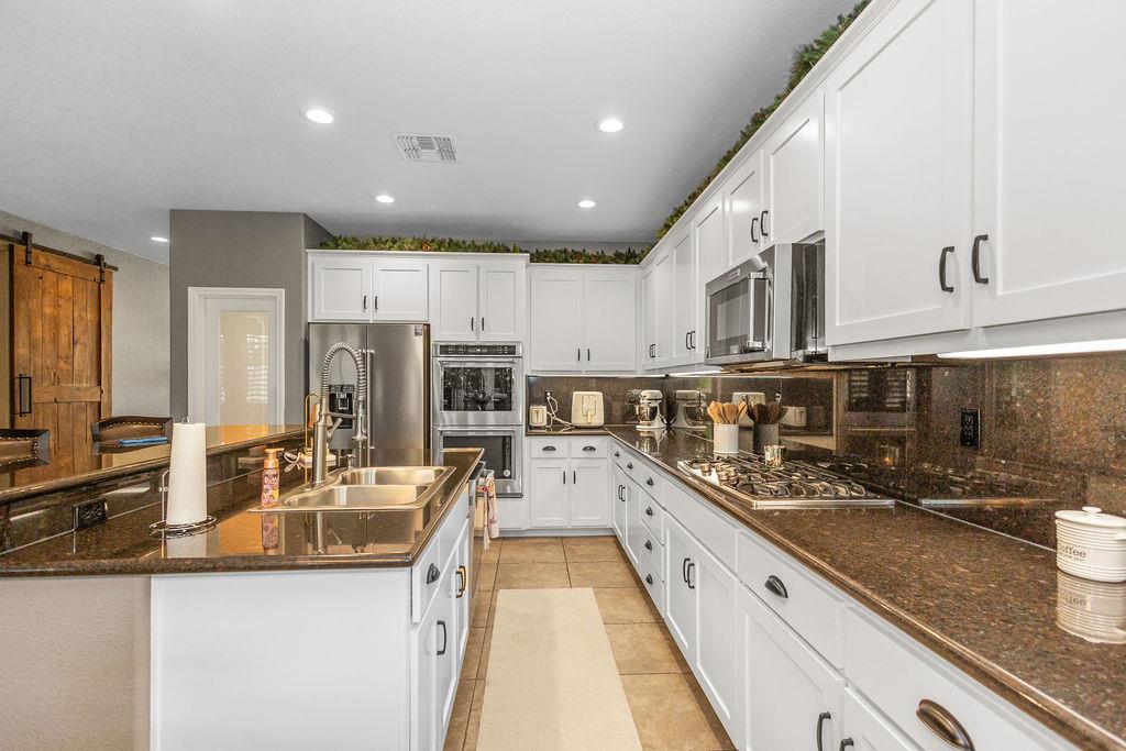 3364 Silverwood St, Escalon, CA 95320