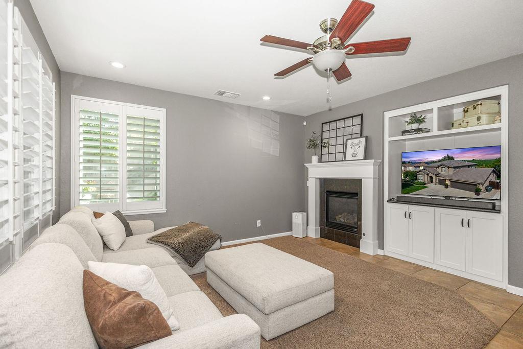 3364 Silverwood St, Escalon, CA 95320