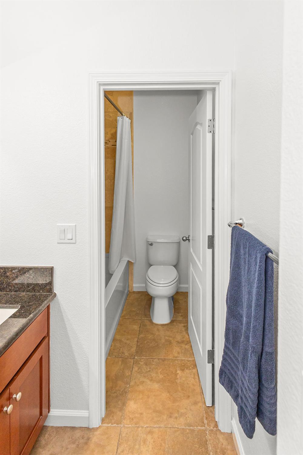 3364 Silverwood St, Escalon, CA 95320