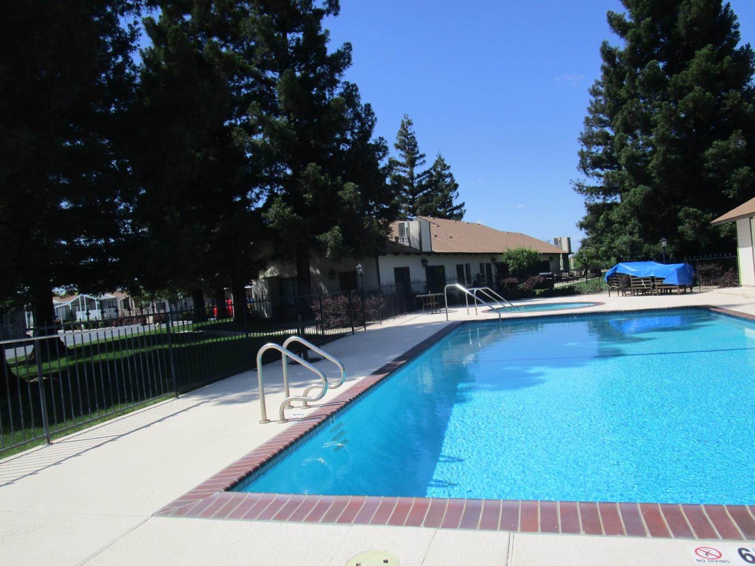 1500 Held Dr #136, Modesto, CA 95355