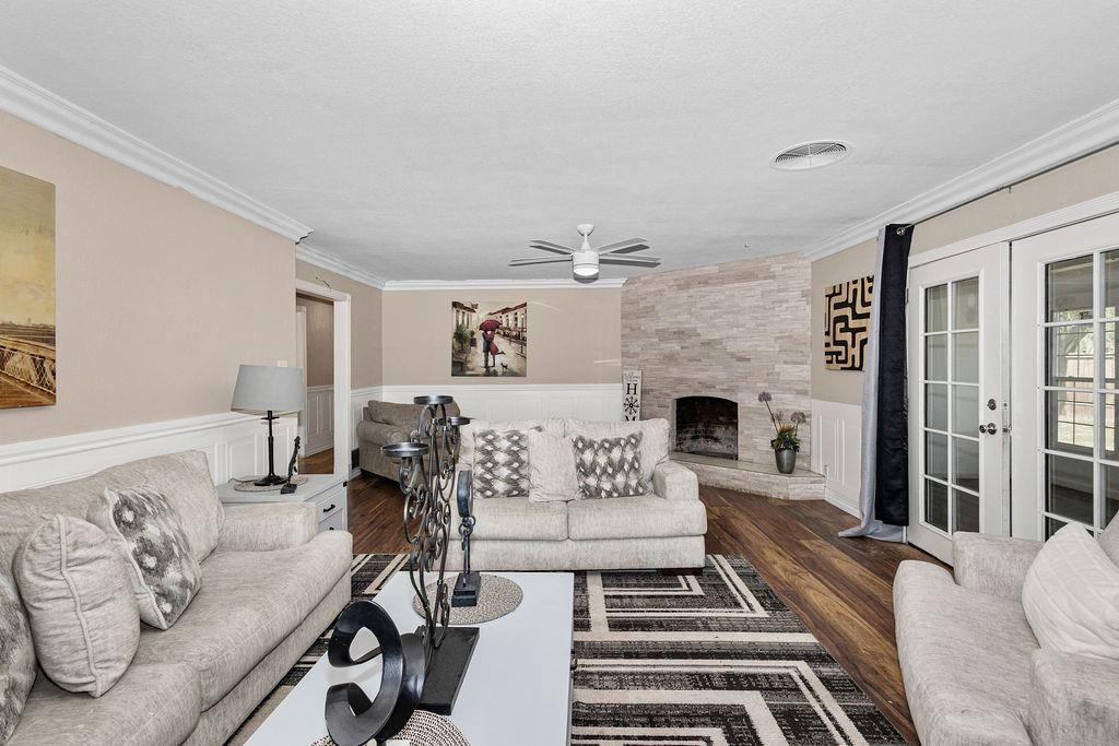 1124 Lakewood Ave, Modesto, CA 95355