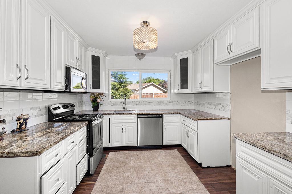 1124 Lakewood Ave, Modesto, CA 95355