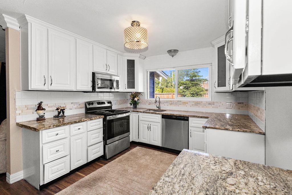 1124 Lakewood Ave, Modesto, CA 95355