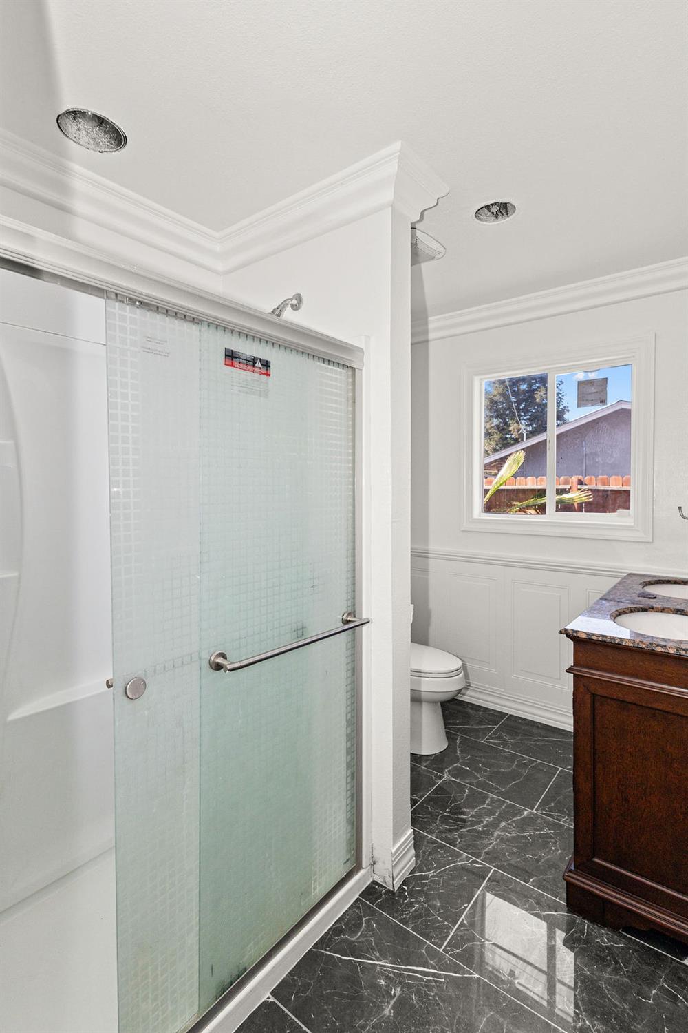 1124 Lakewood Ave, Modesto, CA 95355