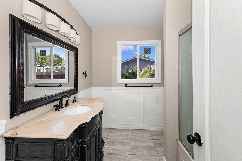 1124 Lakewood Ave, Modesto, CA 95355