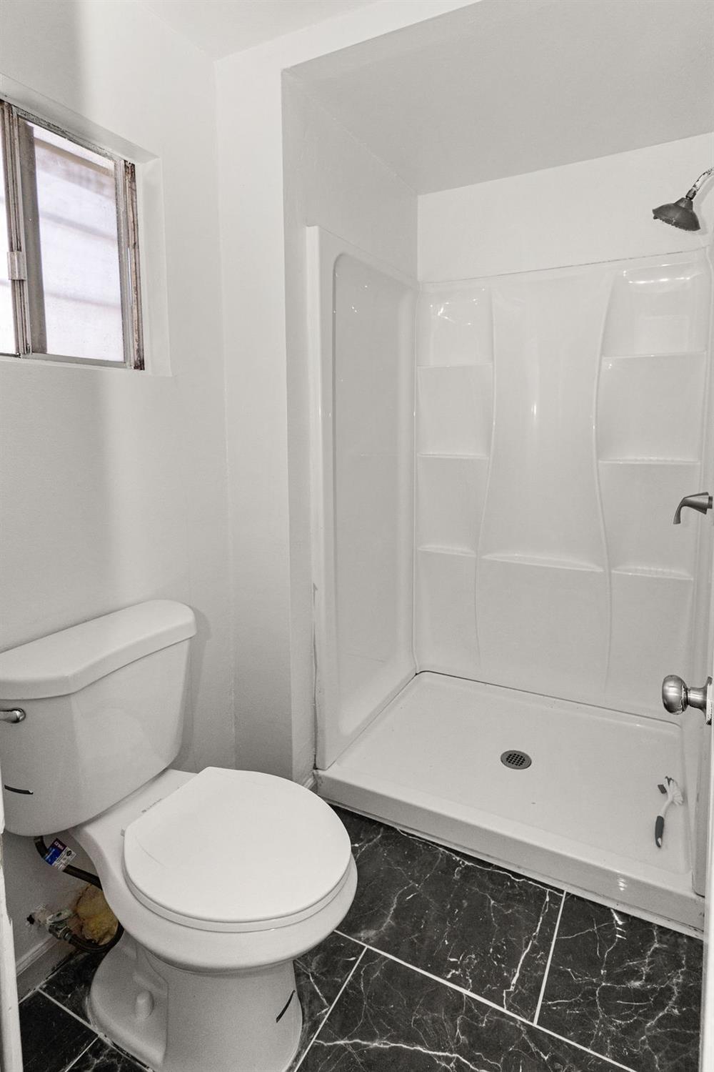 1124 Lakewood Ave, Modesto, CA 95355