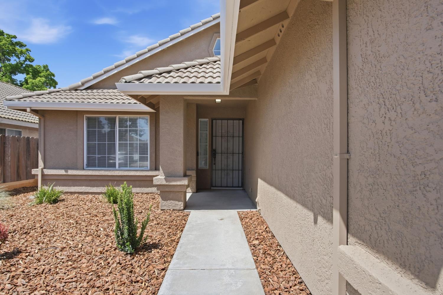 2701 Mozart Dr, Modesto, CA 95358