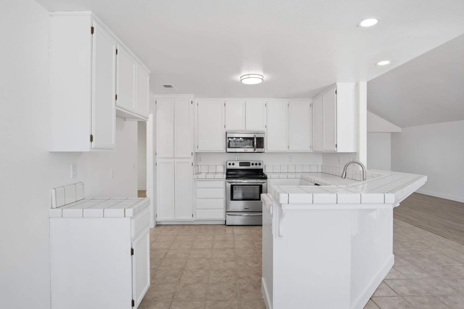 2701 Mozart Dr, Modesto, CA 95358