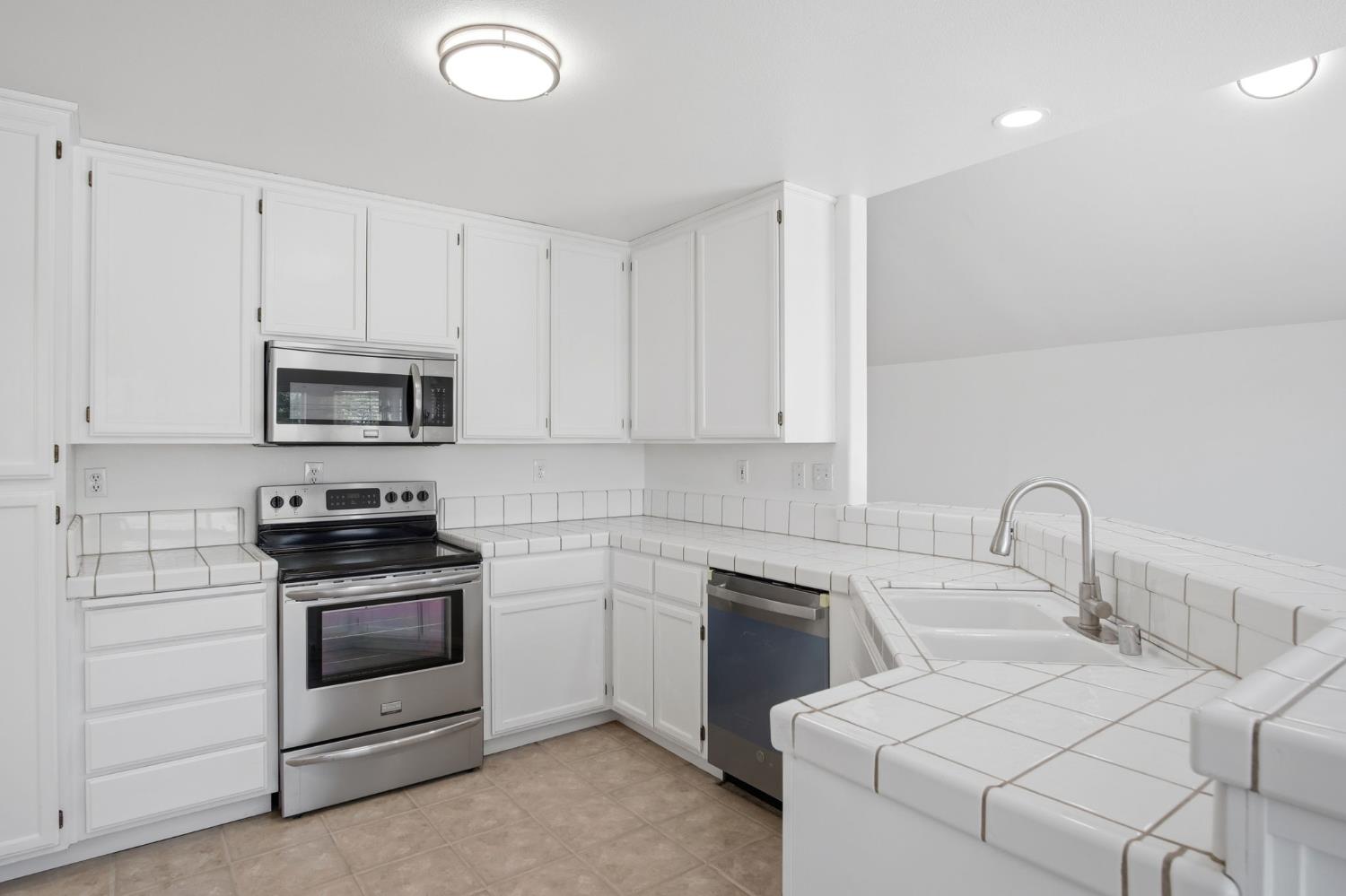 2701 Mozart Dr, Modesto, CA 95358