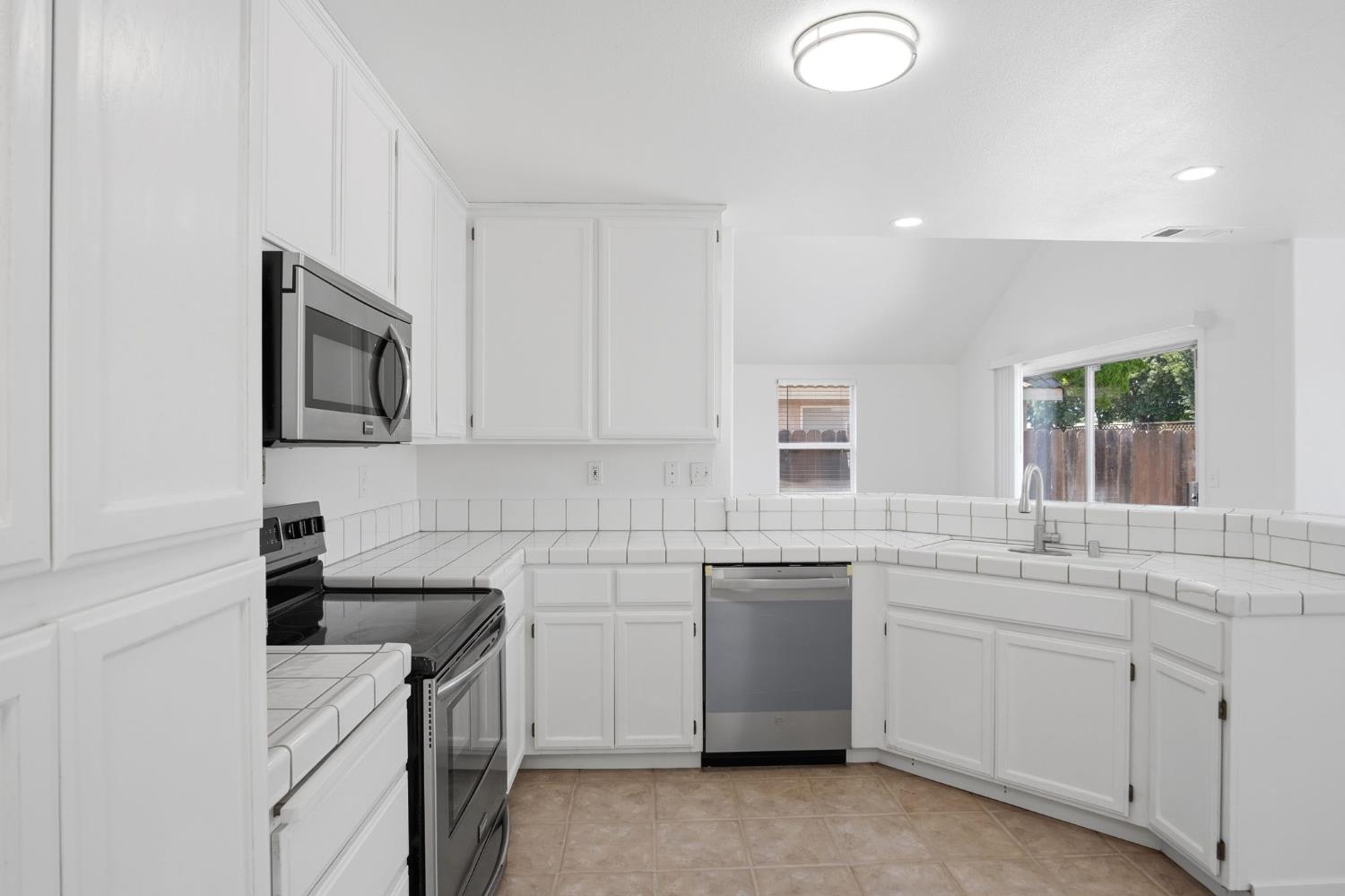 2701 Mozart Dr, Modesto, CA 95358