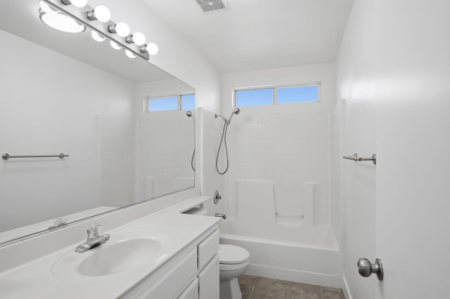 2701 Mozart Dr, Modesto, CA 95358