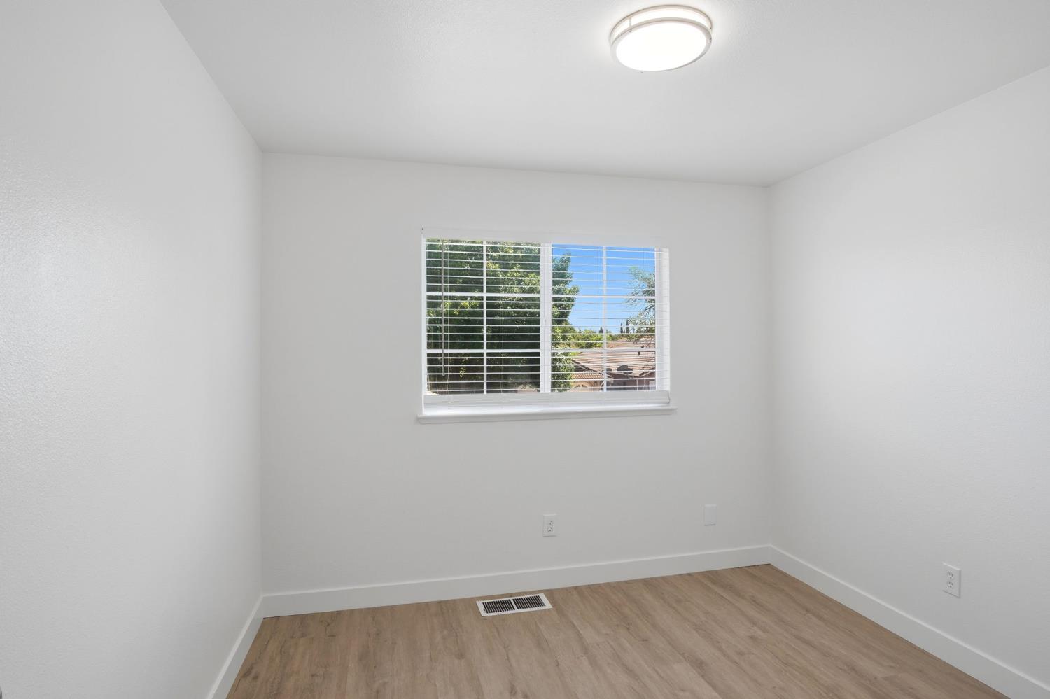 2701 Mozart Dr, Modesto, CA 95358