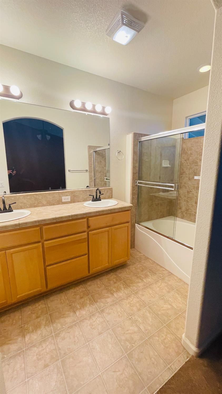 3256 Kyle Ave, Riverbank, CA 95367