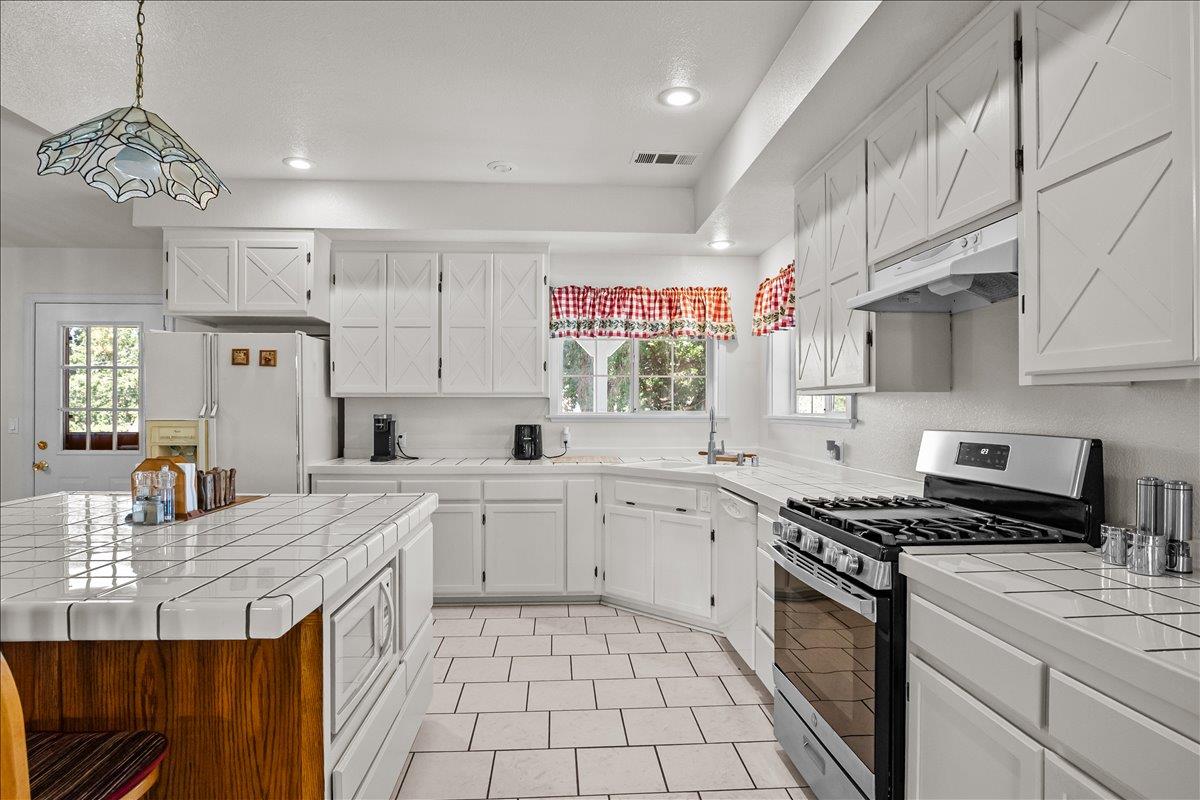 893 Wetherbee Ave, Manteca, CA 95337