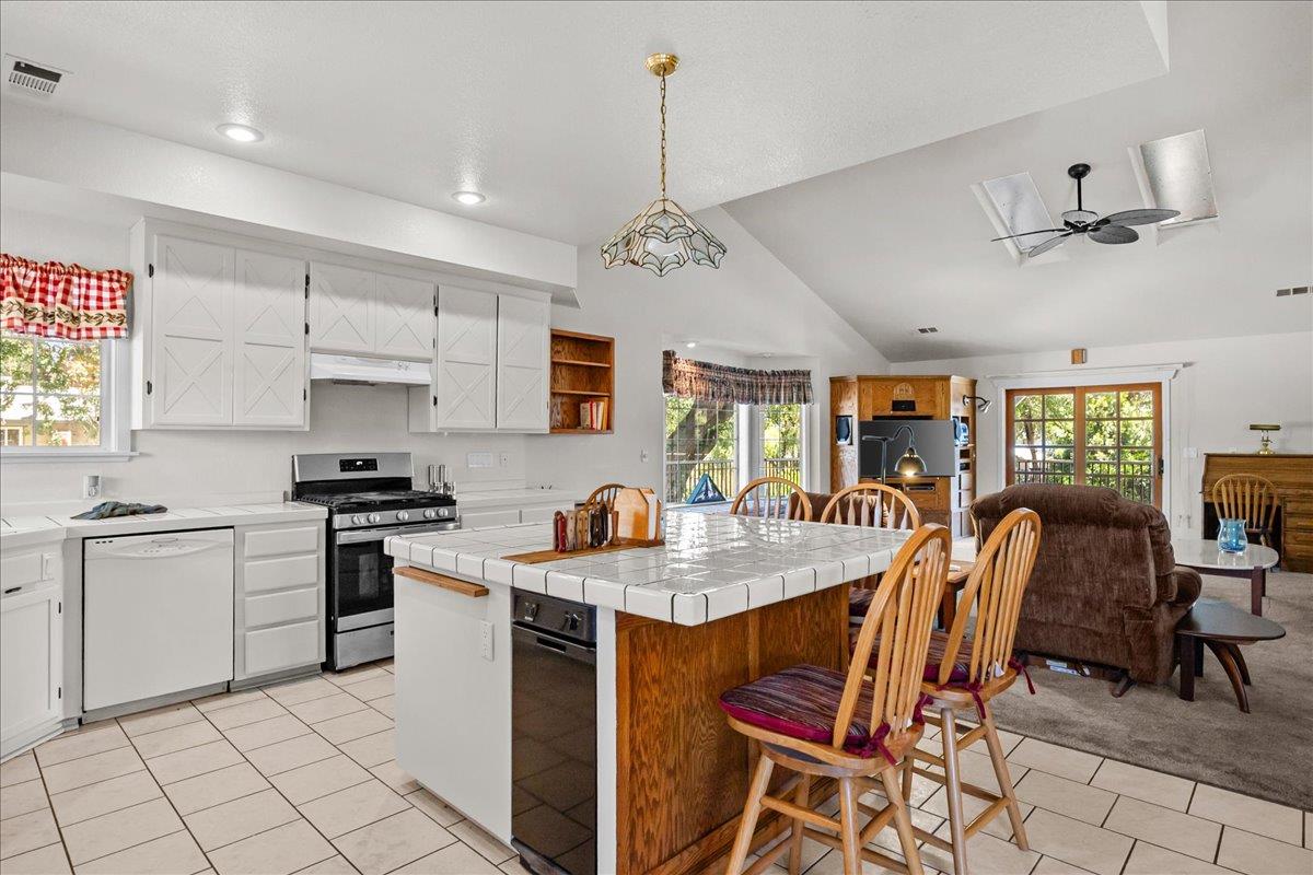 893 Wetherbee Ave, Manteca, CA 95337