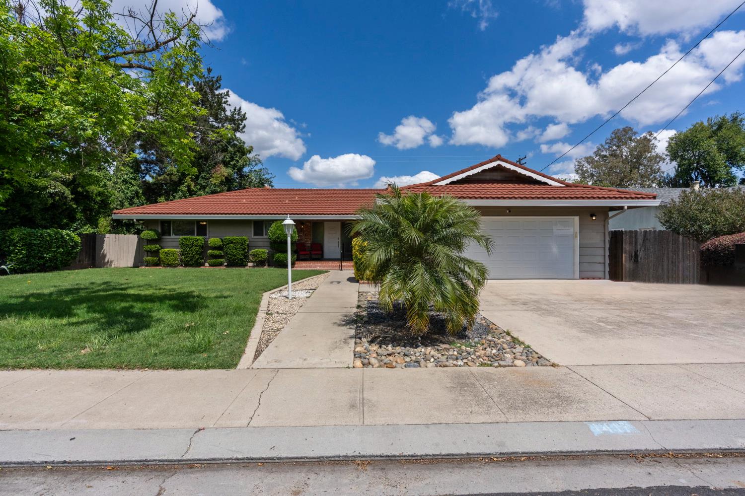 1417 Glen Aulen Dr, Modesto, CA 95350