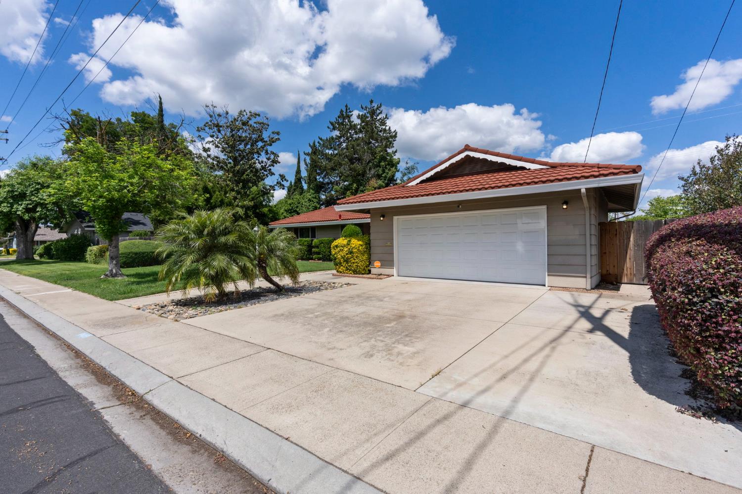 1417 Glen Aulen Dr, Modesto, CA 95350