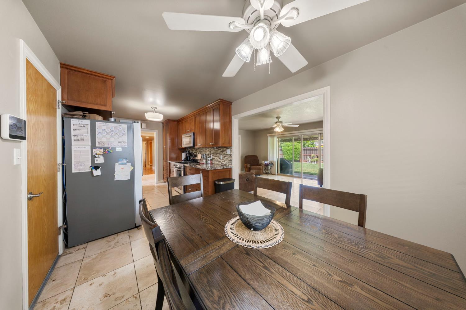 1417 Glen Aulen Dr, Modesto, CA 95350