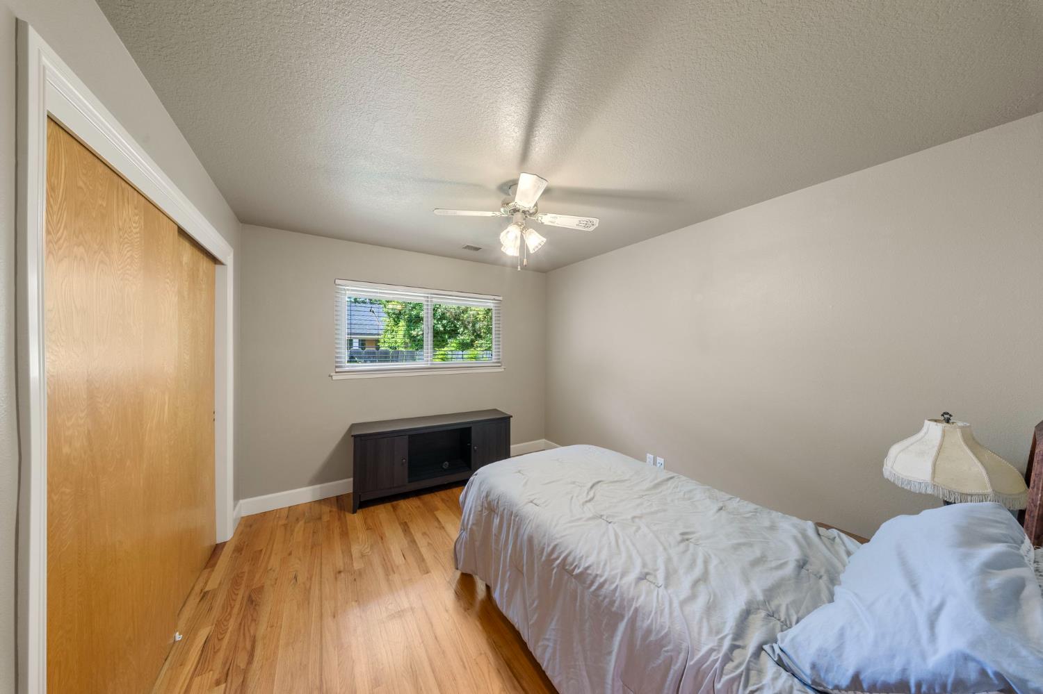 1417 Glen Aulen Dr, Modesto, CA 95350