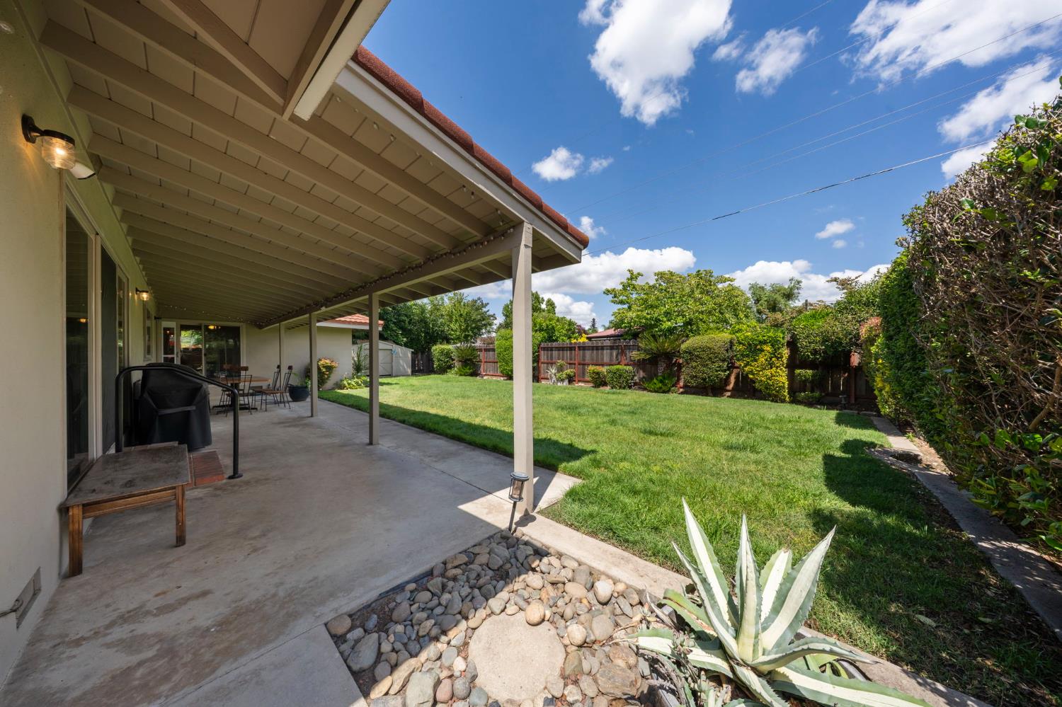 1417 Glen Aulen Dr, Modesto, CA 95350