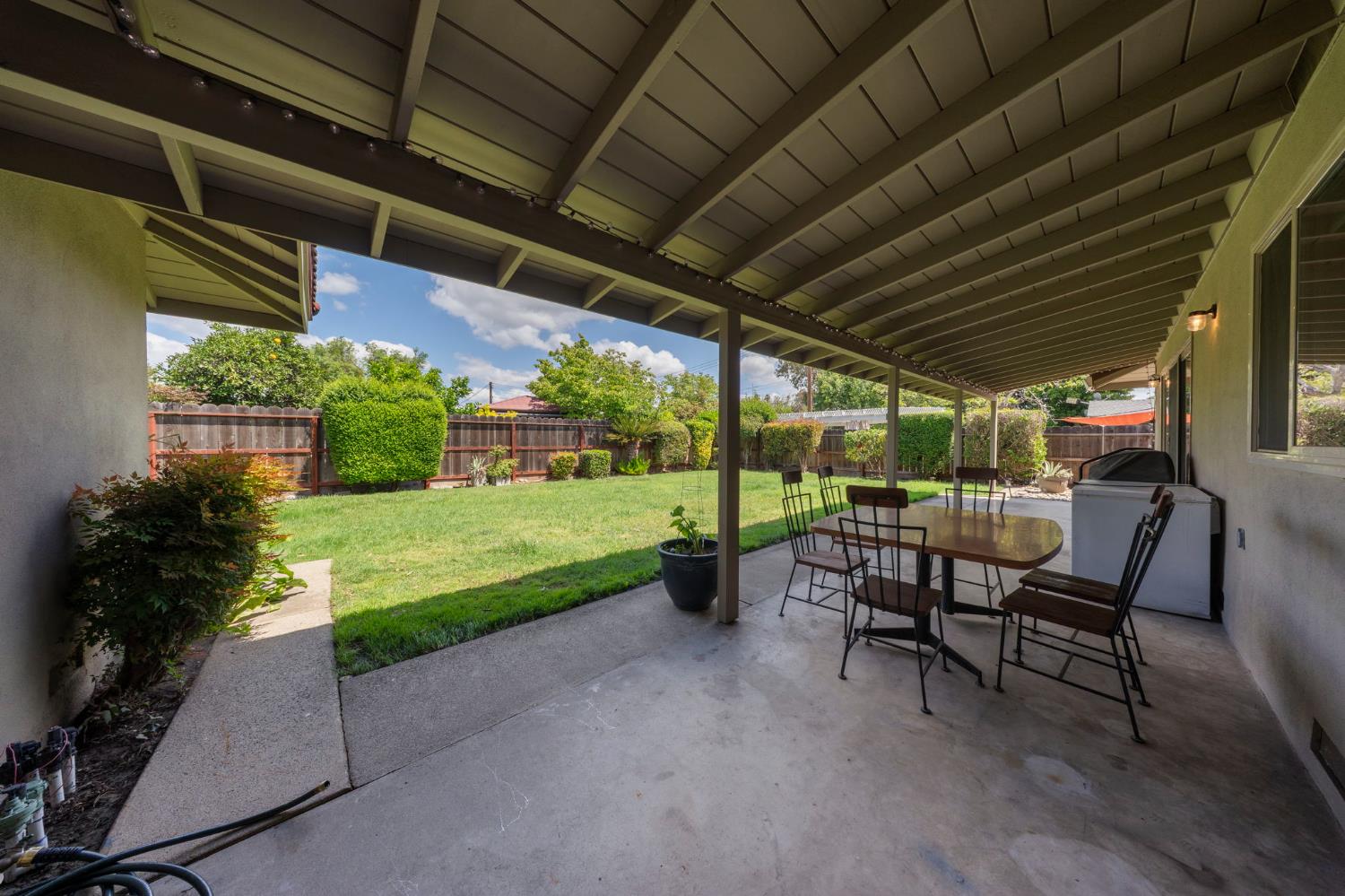 1417 Glen Aulen Dr, Modesto, CA 95350