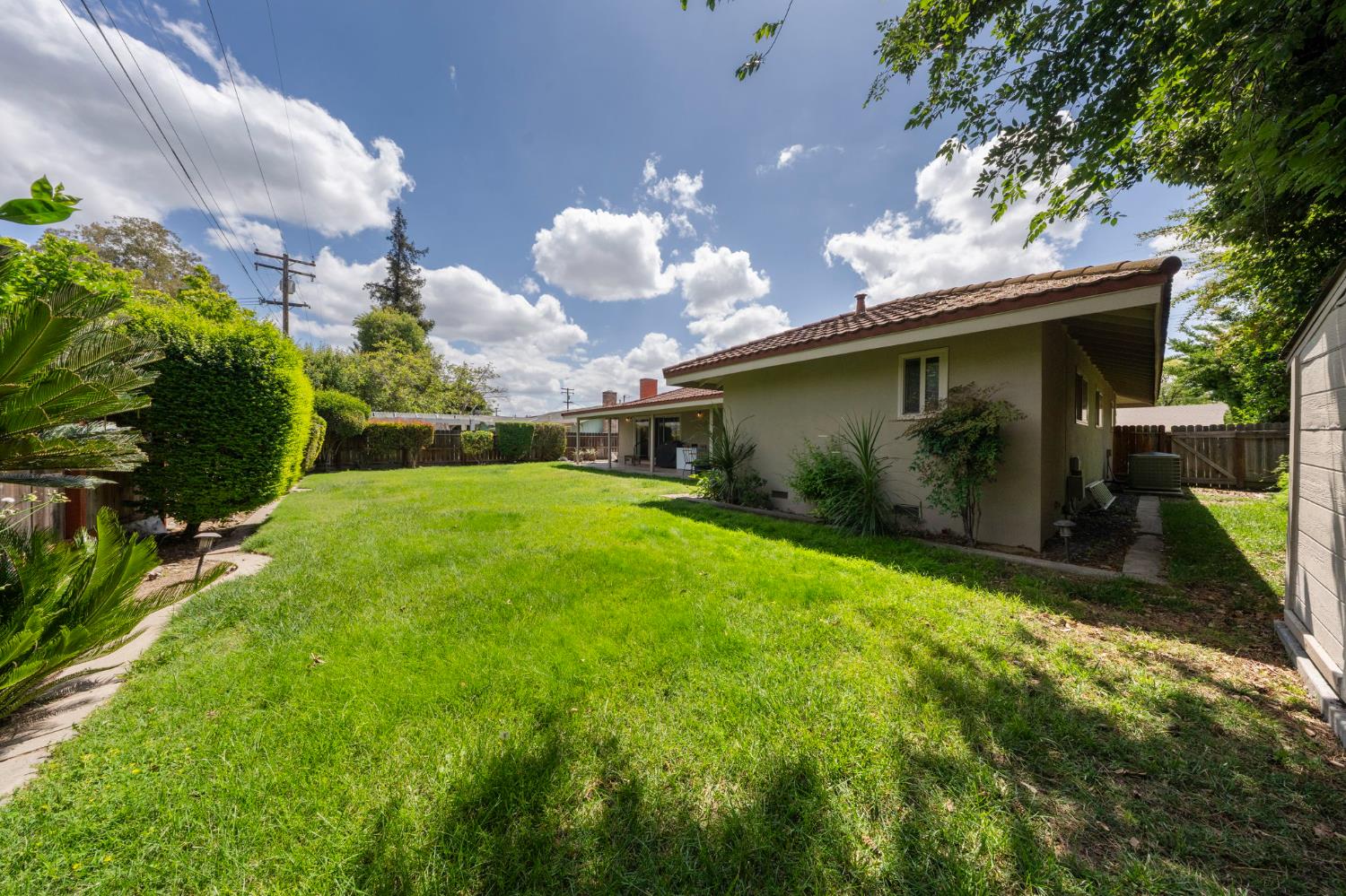 1417 Glen Aulen Dr, Modesto, CA 95350