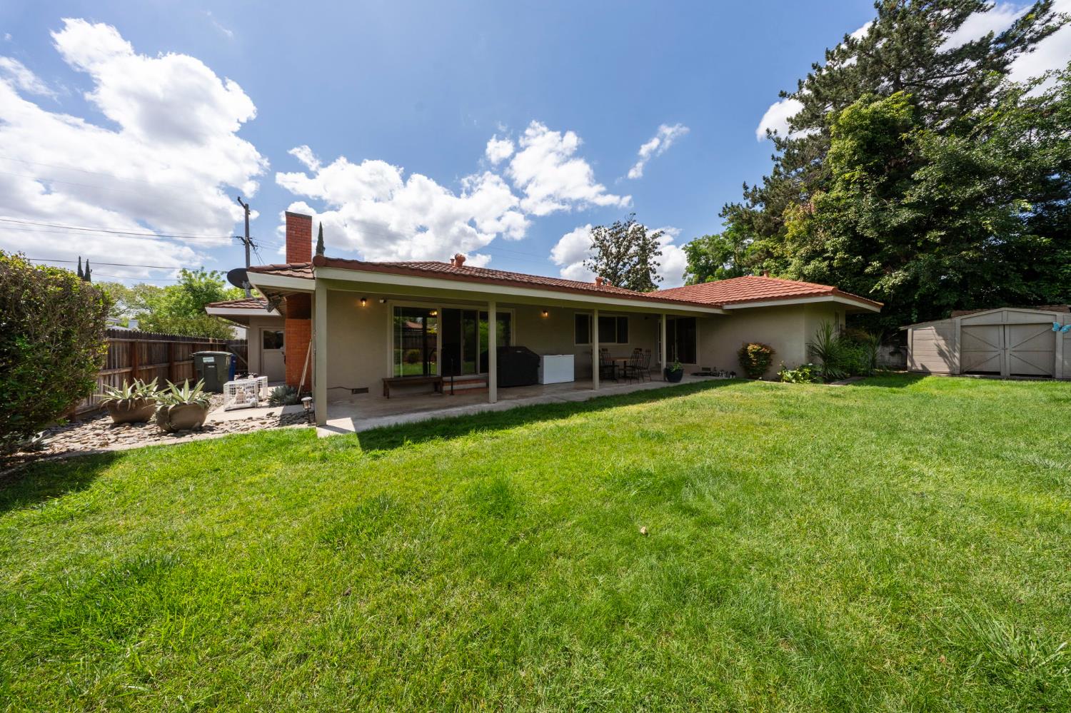 1417 Glen Aulen Dr, Modesto, CA 95350