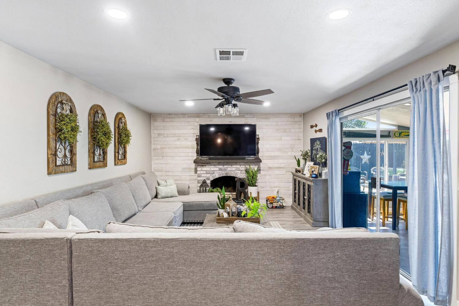 5743 Mohican Dr, Manteca, CA 95336