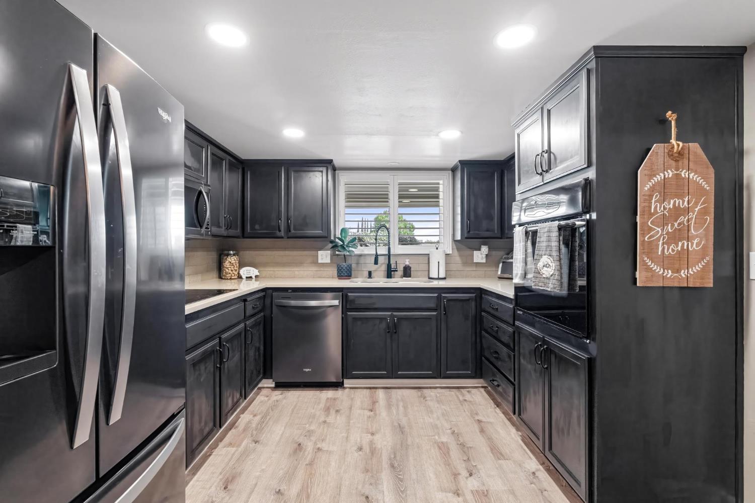 5743 Mohican Dr, Manteca, CA 95336