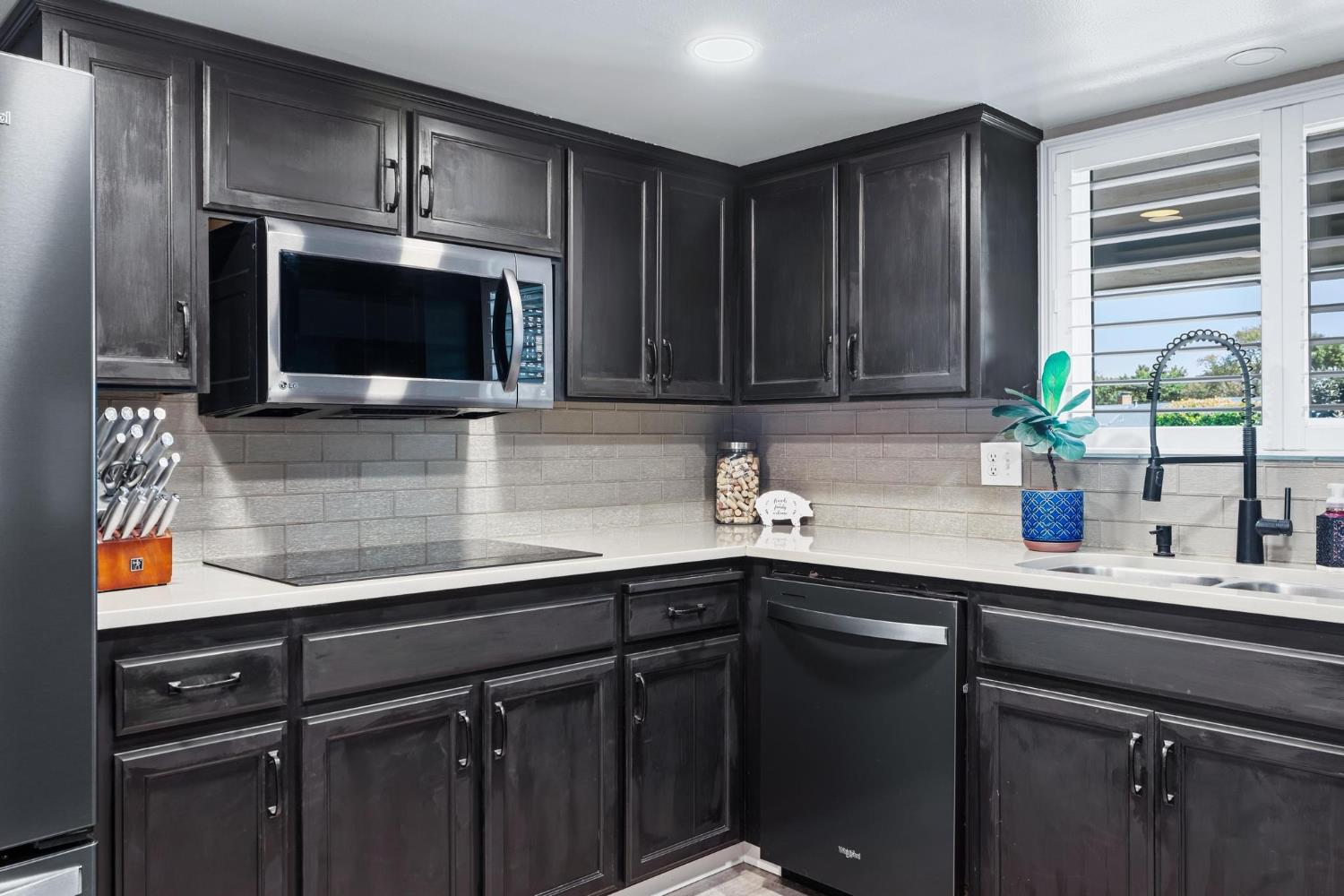 5743 Mohican Dr, Manteca, CA 95336