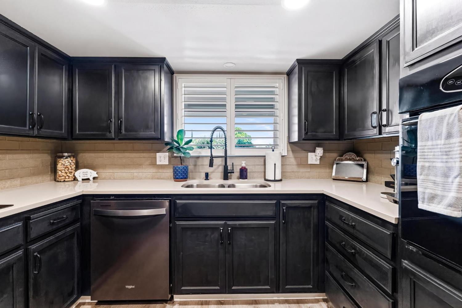 5743 Mohican Dr, Manteca, CA 95336