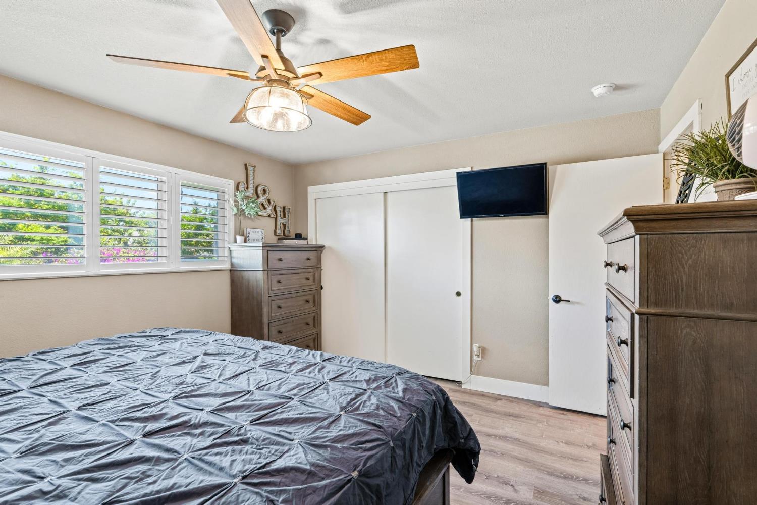 5743 Mohican Dr, Manteca, CA 95336